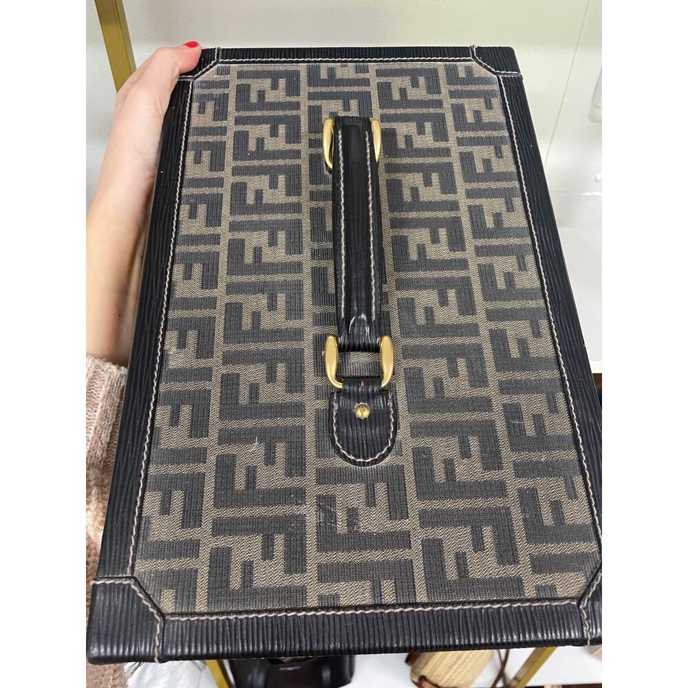 Fendi Vintage Zucca Canvas Vanity Case - Picture 3 of 10